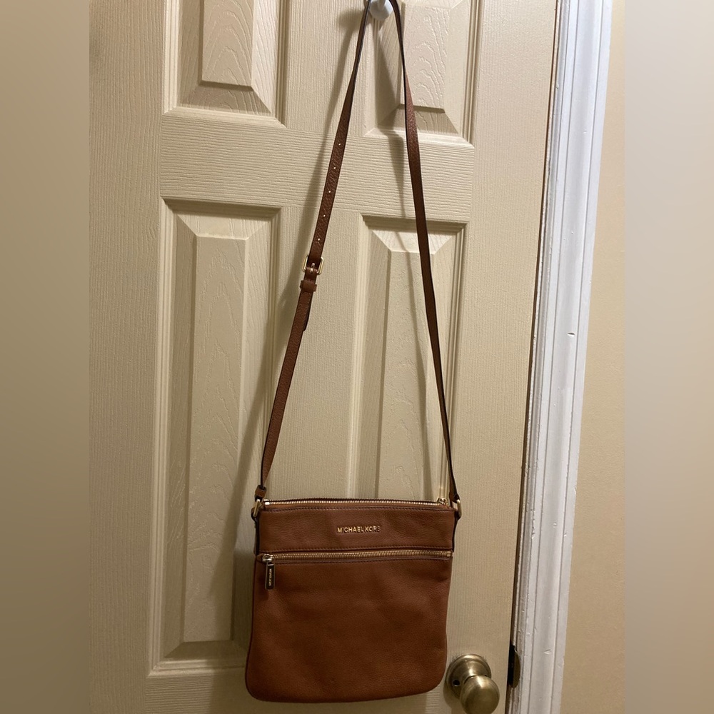 Michael Kohrs Crossbody and matching wallet